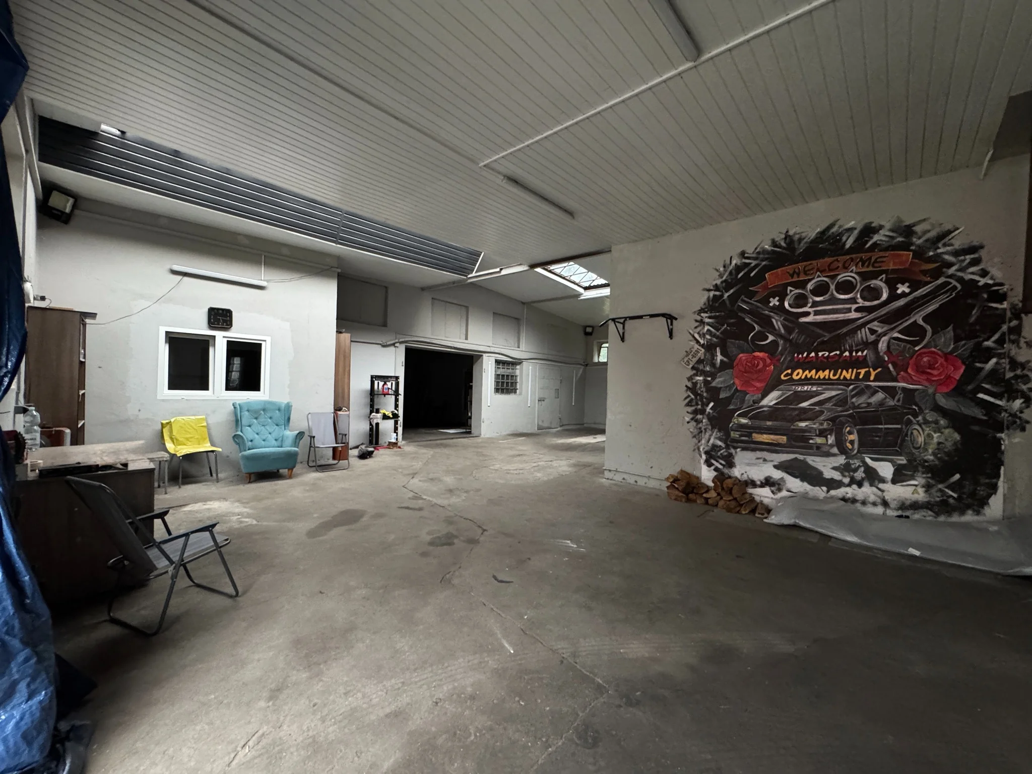 Budynek wewnątrz warsztatu Urban Auto Service w Warszawie